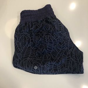 Lulu lemon tracker shorts